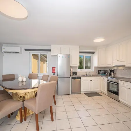 Feriehus Marilou Karia (Kefalonia)